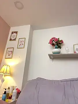 LauraRaider live sex cam