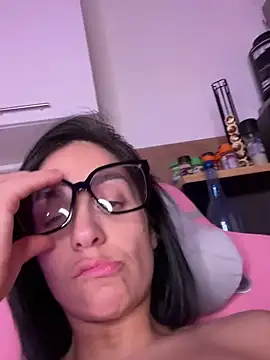 LaPetiteKim live sex cam