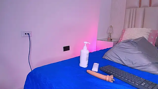 alanarose18's cam snapshot