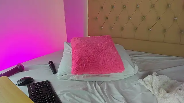 EmmaLawrence_'s cam snapshot