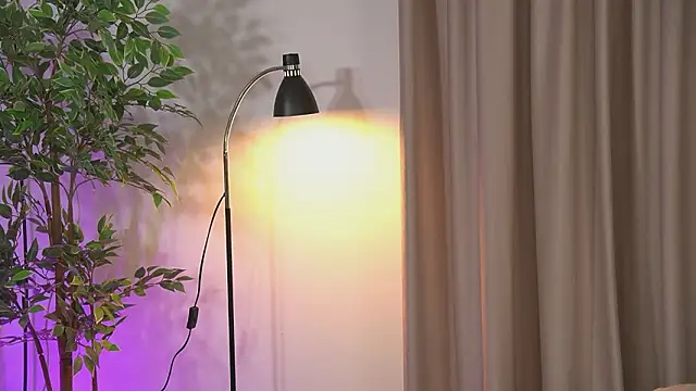 Alyonaqueen_ live sex cam