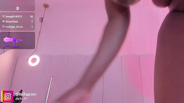 _huge_boobs_ebony's cam snapshot