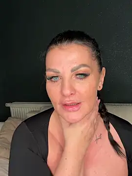 Nola_Luxx-offiziell live sex cam