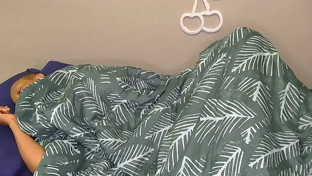 Serafynn's cam snapshot