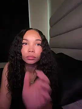 nikkiloveee's cam snapshot