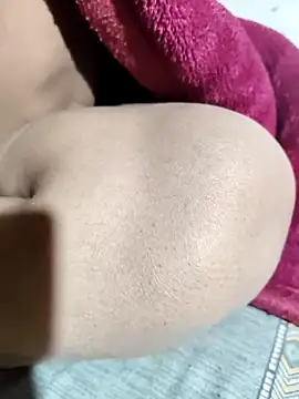 POOJACOUPLE's cam snapshot