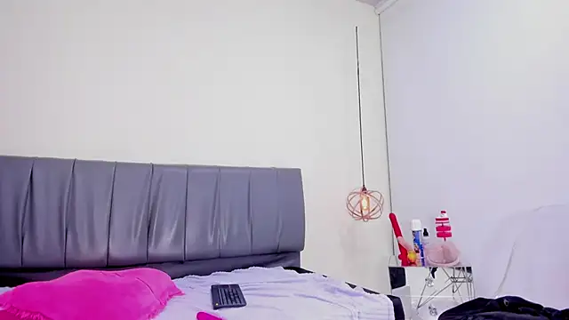 iisabella_noa's cam snapshot