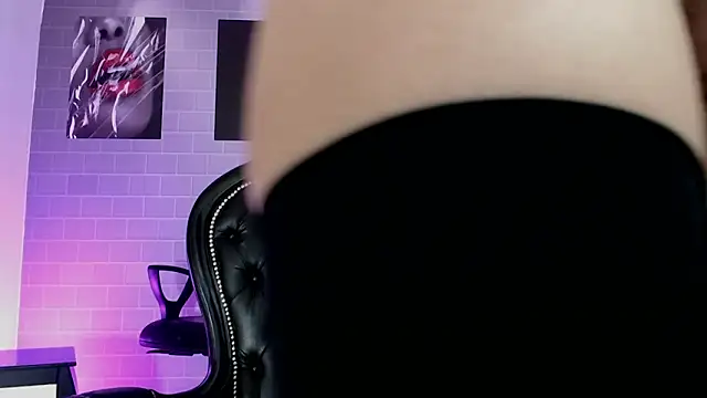 aleesha_cameron02's cam snapshot