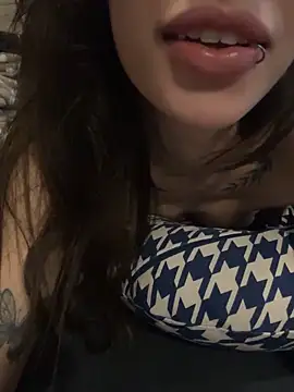 doveinhawaii's cam snapshot