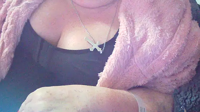 Playful_MILF_Demi's cam snapshot