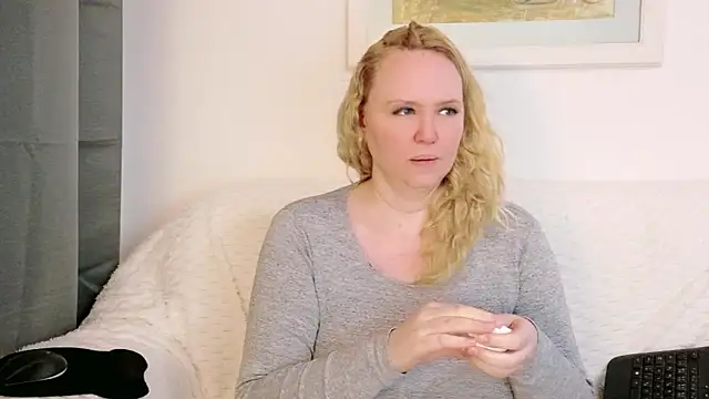 Sarah4you's cam snapshot