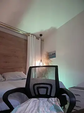 halaaa_1's cam snapshot