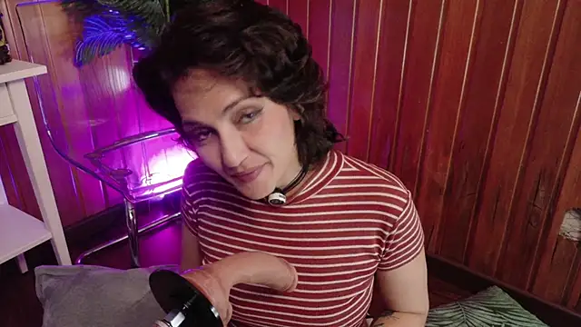 Zafiro_Gem_'s cam snapshot