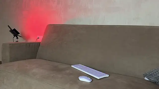 weshycouple's cam snapshot