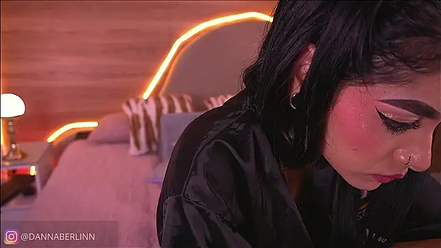 danna_berlin_'s cam snapshot