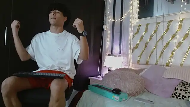 ian_smith_'s cam snapshot