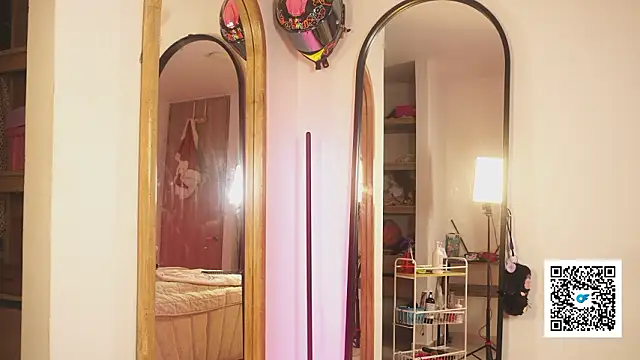 sweetlittlevenus live sex cam