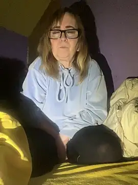 Irina2909@xh live sex cam