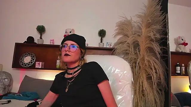 Rossiie_Hunt_'s cam snapshot