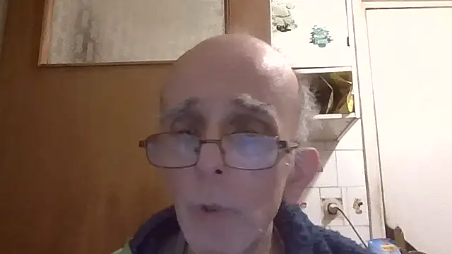 mariusica1@xh live sex cam