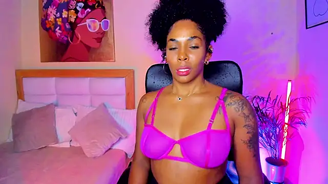 AitanaBrown_'s cam snapshot