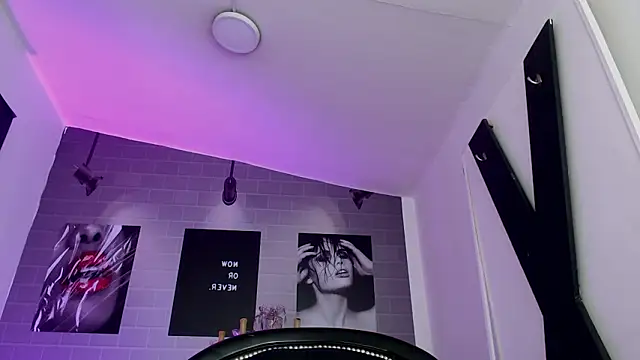 aleesha_cameron02's cam snapshot