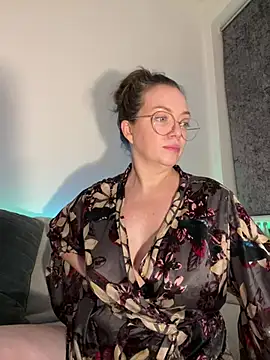 FemDom_RubyKnightXXO's cam snapshot