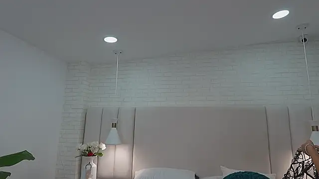 nina_gb's cam snapshot