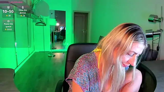 ZoeGrant's cam snapshot