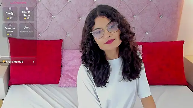 MirandaLawrens_'s cam snapshot