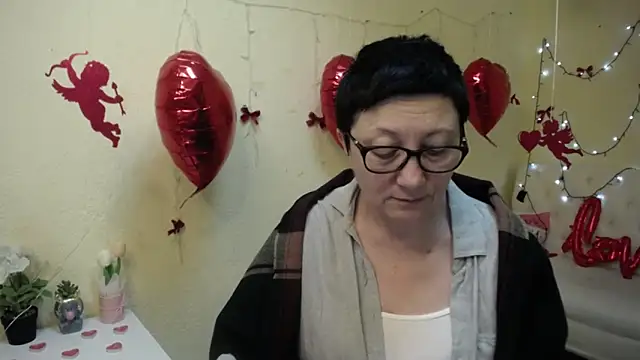 EmilyL0ve's cam snapshot