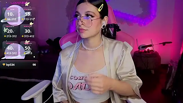 larah_uwu's cam snapshot