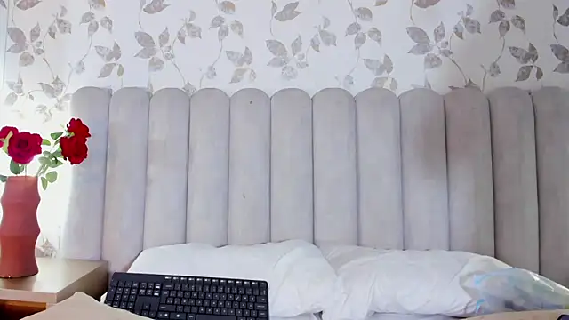 Lizz_Bunny's cam snapshot