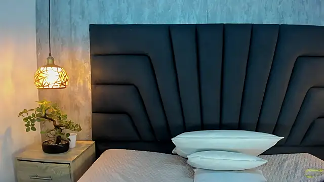 Maya_curvy's cam snapshot