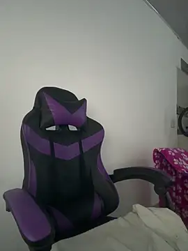 Lovelipsbig's cam snapshot