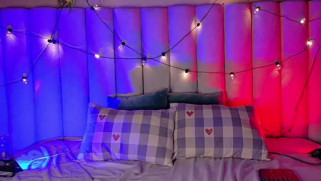 ParisFox_'s cam snapshot