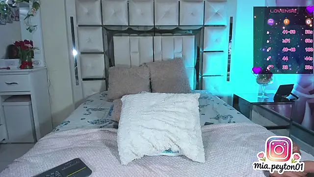 mia_peyton's cam snapshot