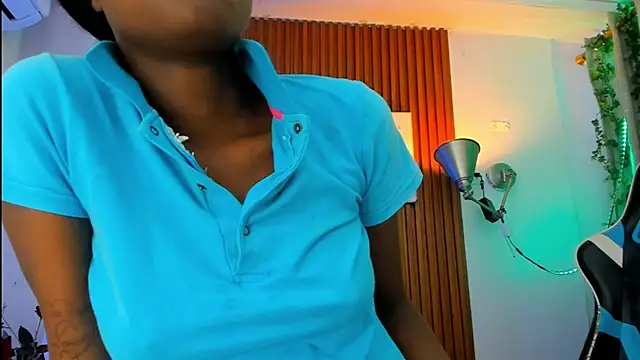 Evaa_18 live sex cam