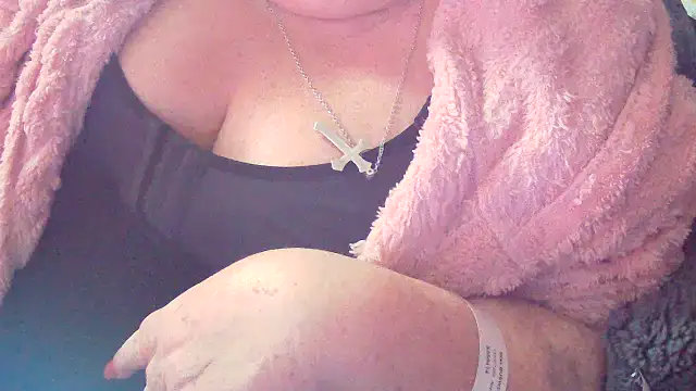 Playful_MILF_Demi's cam snapshot