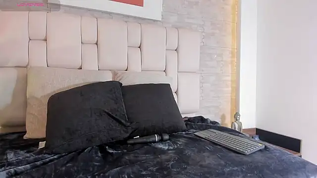 sussan_fox_'s cam snapshot