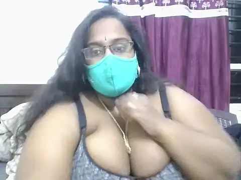 hootypriya's cam snapshot