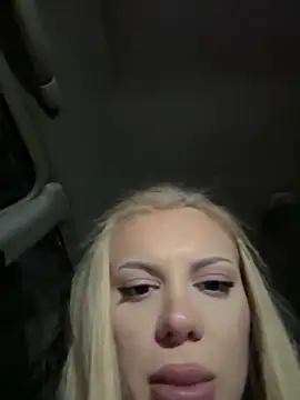 AlyssaFoxx_'s cam snapshot