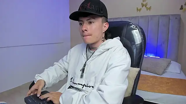 Nascary_Fox's cam snapshot