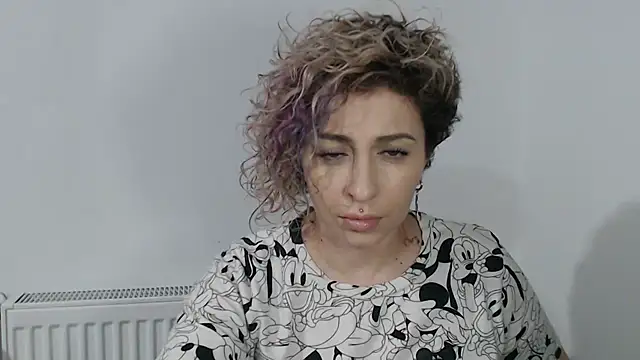 AAARUNY's cam snapshot