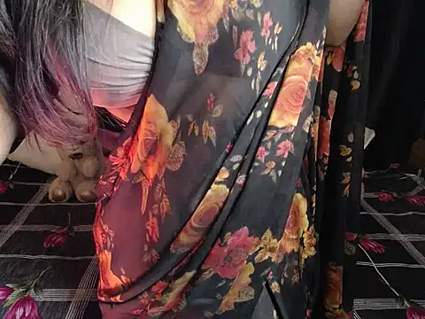 Naughtyy_stripgirl's cam snapshot