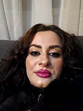 WatchTheQUEEnConQuer88's cam snapshot