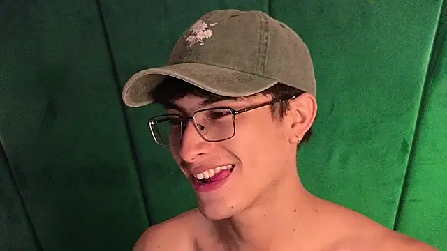 Aaron_Eze live sex cam