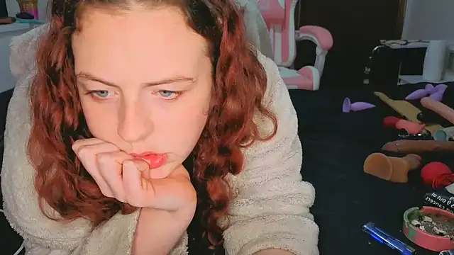 ENGLISHEMILY_69's cam snapshot