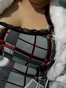 Rouzalinda_1's cam snapshot