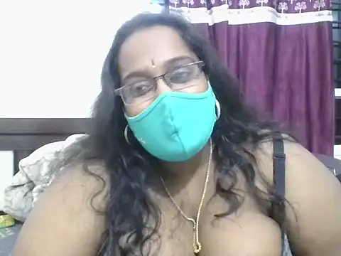 hootypriya's cam snapshot